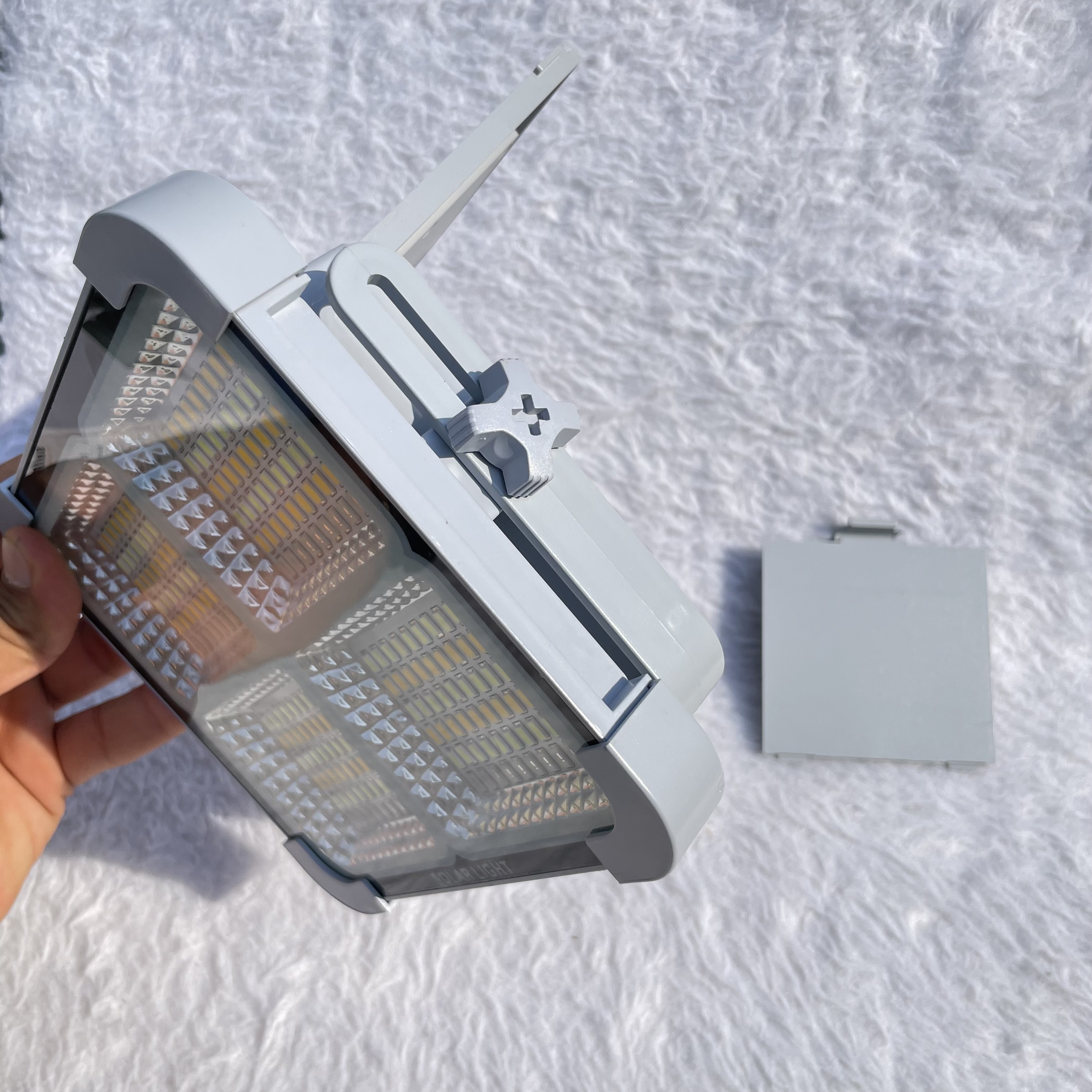 خرید پرژکتور سولاری مدل solar light 100w اصل