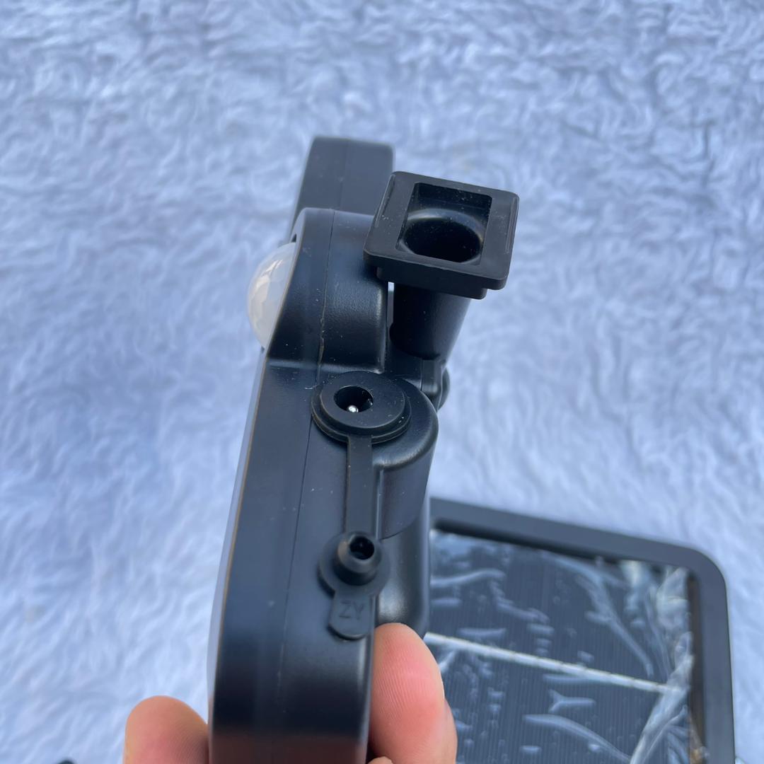 خرید چراغ خورشیدی دیواری پنل جدا COB سنسور دار 800 لومن ضدآب قابل تنظیم 360 درجه