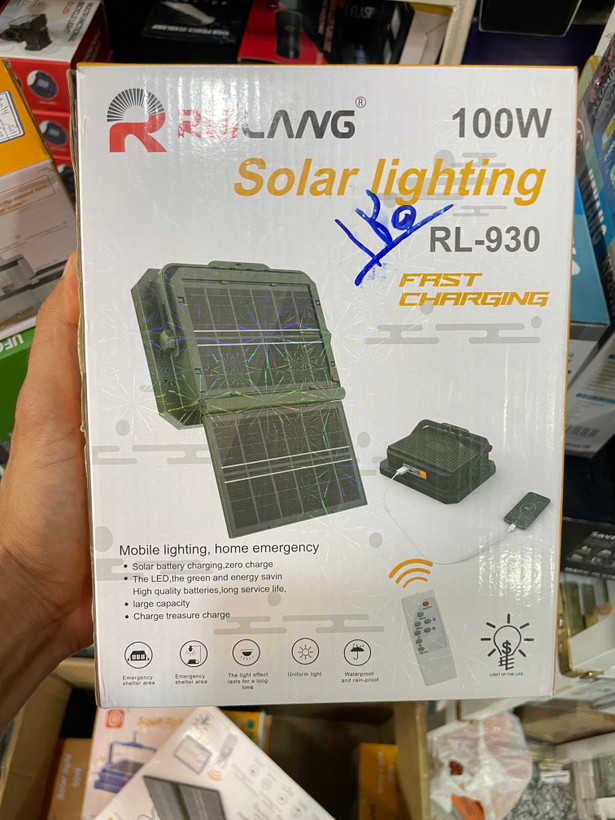 پرژکتور شارژی خورشیدی پنل جدا باباتری قابل تعویض 4 باتری