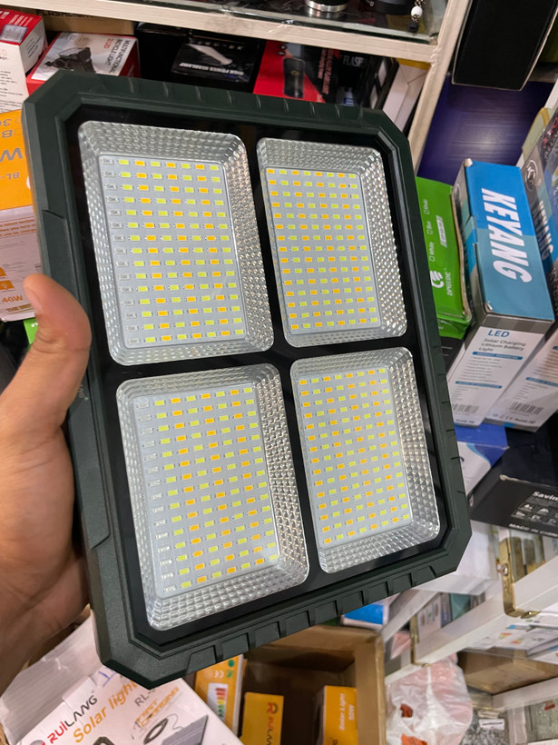 پروژکتور شارژی خورشیدی 200 وات RUILANG RL-930 با پنل جداشونده و کنترل