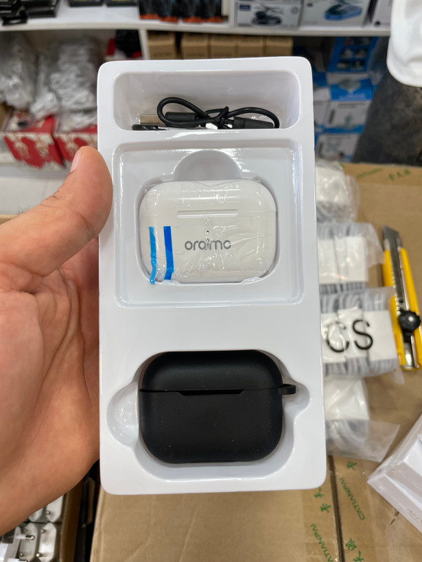 ایرپاد بیسیم اورایمو مدل Air-R03 با قابلیت ANC و کیس شارژ