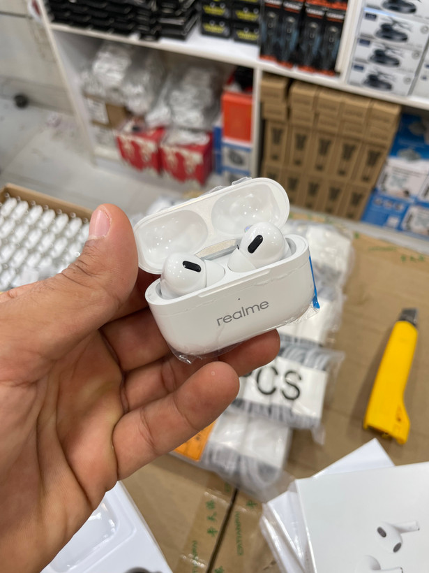 ایرباد بیسیم اورایمو مدل Air-R03 با قابلیت ANC و کیس شارژ