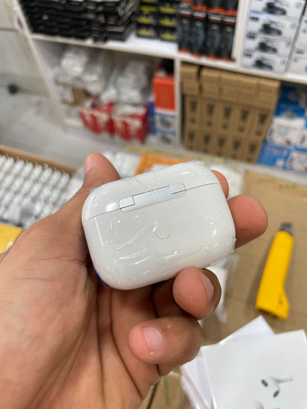 ایرباد بیسیم اورایمو مدل Air-R03 با قابلیت ANC و کیس شارژ