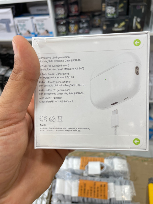 ایرپاد پرو اورجینال اپل نسل دوم با کیس شارژ مگسیف USB-C