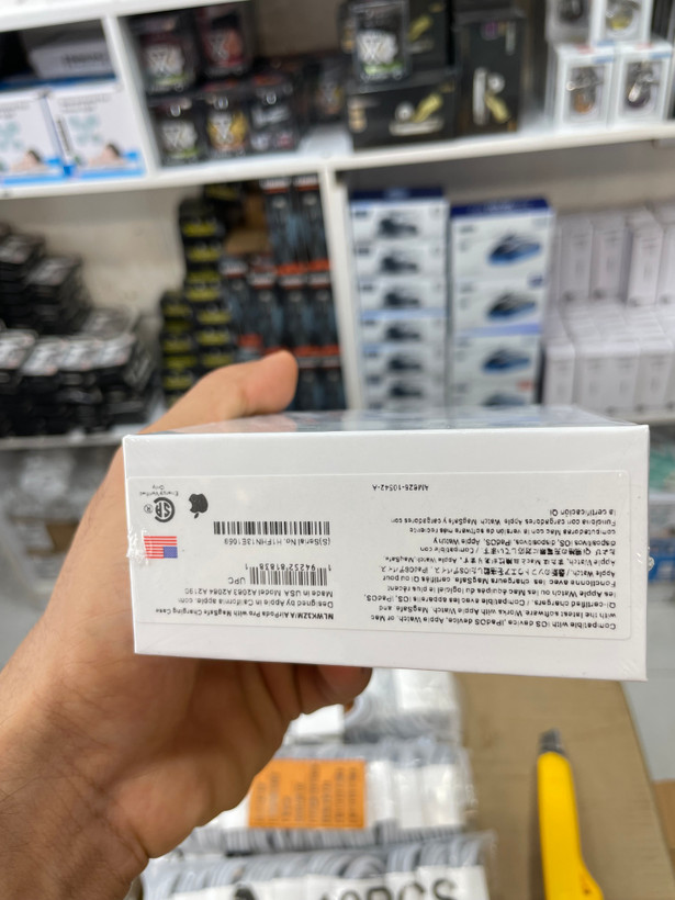ایرپاد پرو ۲ اپل با کیس شارژ مگسیف (پورت تایپ-سی)