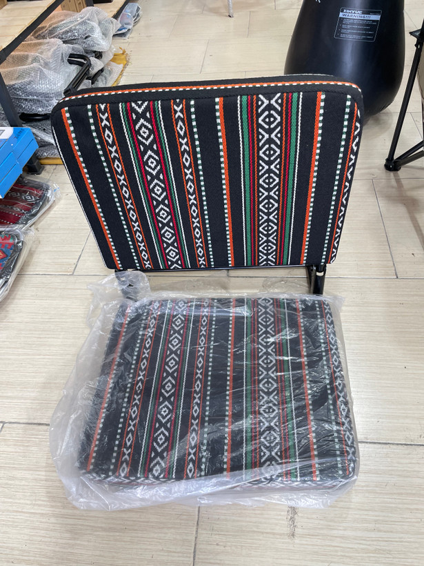 خرید صندلی راحتی زمینی طرح سنتی سدو مشکی با پایه تاشو فلزی