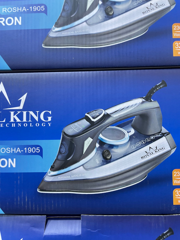 اتو بخار دیجیتال Royal King مدل ROSHA-1905
